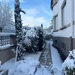 Bel Centre Climatise Parking Prive Διαμέρισμα *