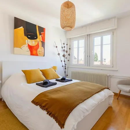 Bel Centre Climatise Parking Prive